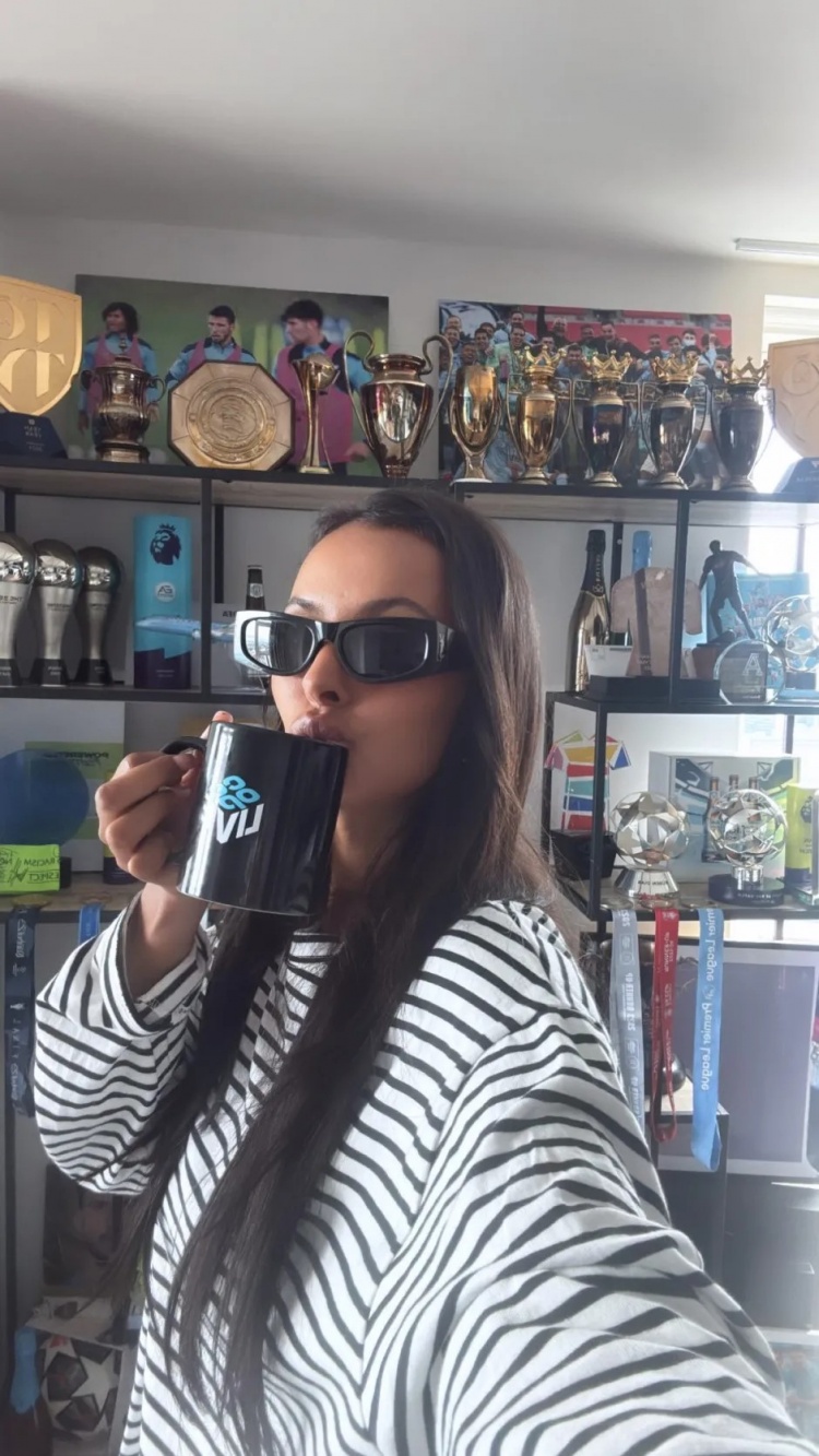 agram, 晒球员荣誉, 杯后 agram, 晒球员荣誉, 杯后