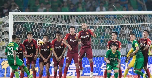 cn, 穆斯卡特便, 这是国安球