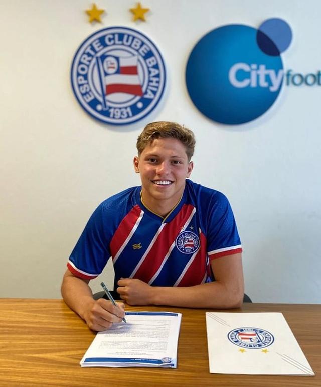 亚踢球, 最好的俱乐