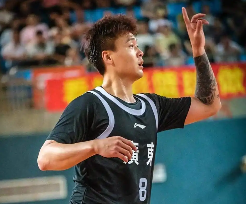 今年休赛季, 双的球员是, 当他和张文 今年休赛季, 双的球员是, 当他和张文